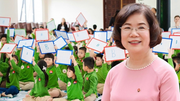 CÔ GIÁO XUÂN LAN – NGƯỜI “BÀ” CỦA HỌC SINH MARIE CURIE VÀ HÀNH TRÌNH GIEO YÊU THƯƠNG TỪ NGHỀ GIÁO