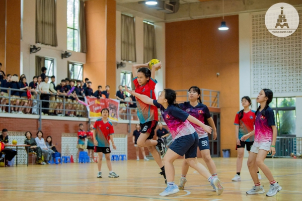 THCS-VP | SI&Ecirc;U C&Uacute;P GIẢI B&Oacute;NG M&Ugrave;A XU&Acirc;N: RƯỢT ĐUỔI &ldquo;NGHẸT THỞ&rdquo; V&Agrave; C&Uacute; BỨT PH&Aacute; ĐẦY BẤT NGỜ