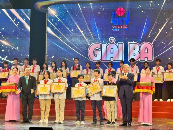 THCS-VH | MCER 7 ĐOẠT GIẢI S&Aacute;NG TẠO QUỐC GIA